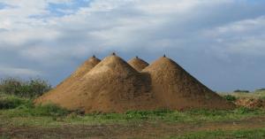 Pyramid", 2009. Soil. 400X1200X1200 cm. The Green gallery, Israel.