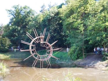 "Curl Up Bridge", Poland 2018. Wood, 660 x 680 x 110 cm.