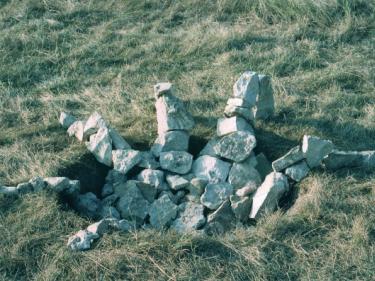 "Hades", USA 1991. Soil, stone 60 x 190 x 180 cm. 