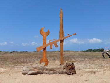 טניה פרמינגר-"כשהרובים יורים המוזות שותקות"